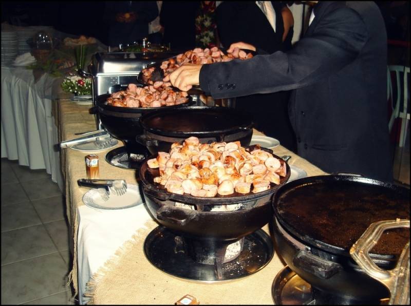 Buffet a Domicilio de Casamento Preço no Itaim Paulista - Buffet de Noivado em Domicílio